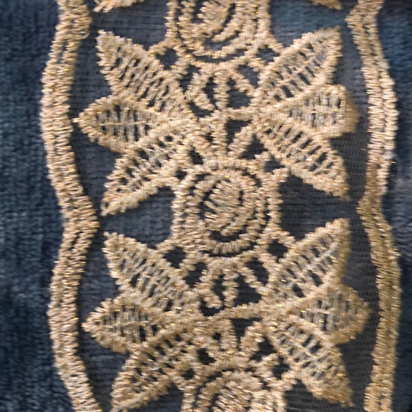 Set of two wide lace head bands - Picture 3 of 4